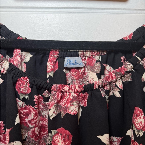 Floral Off-Shoulder Top - Picture 3 of 3